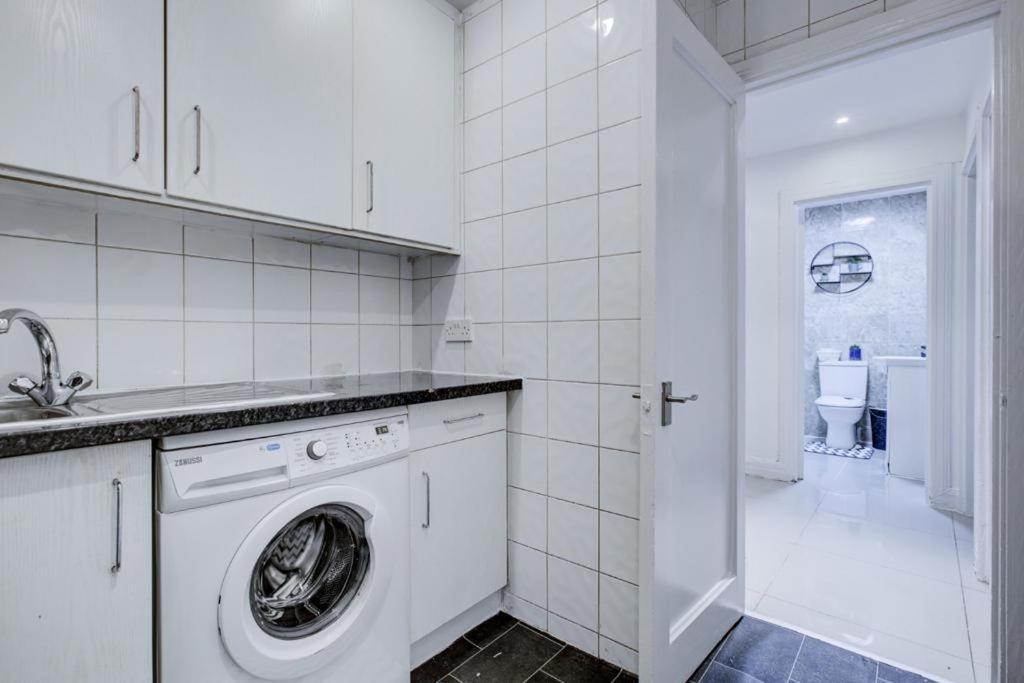 Hyde Park Apartment 2 Bedroom Лондон Екстер'єр фото