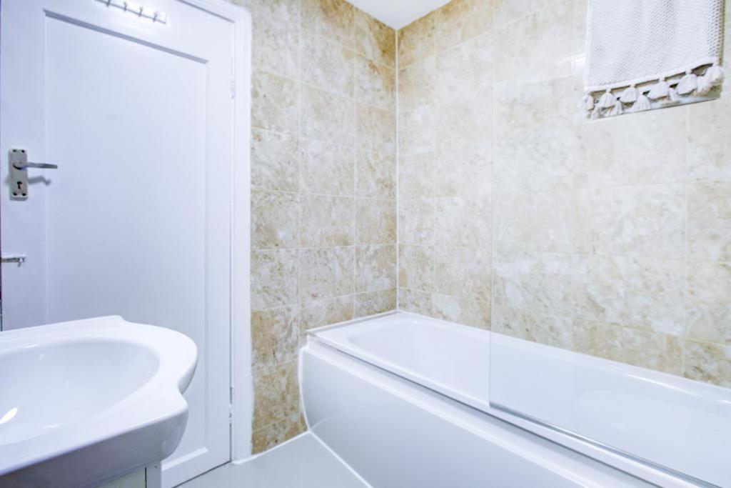 Hyde Park Apartment 2 Bedroom Лондон Екстер'єр фото